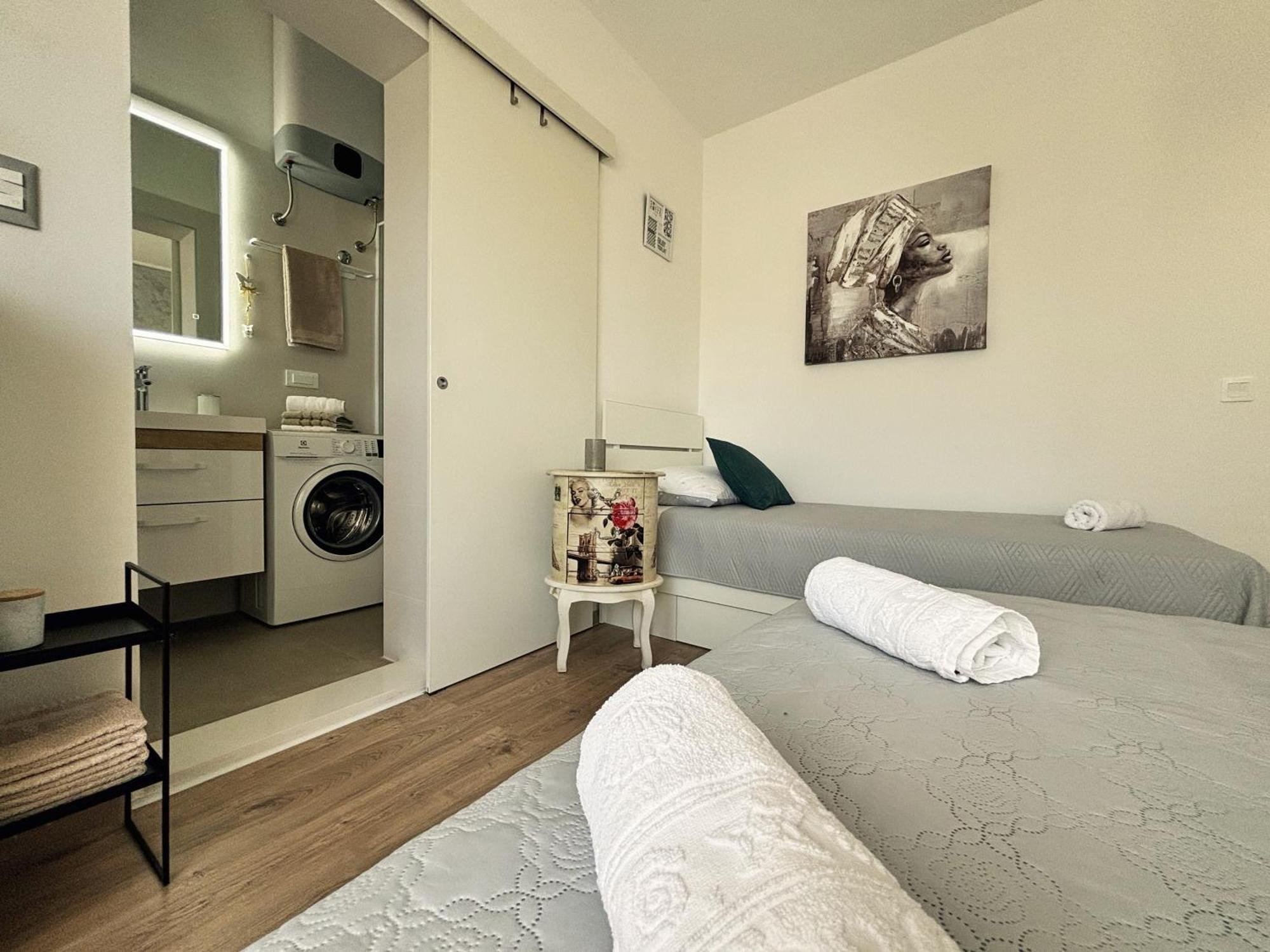 Sea & Sun Apartments Tučepi Quarto foto